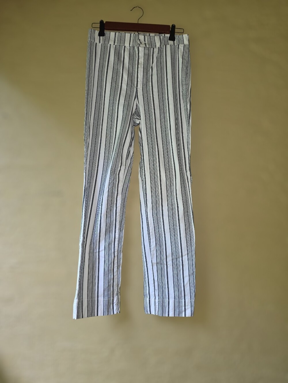 Jolt Vertical Striped White/GrayStraight Leg Casual Pants - Size M Project Piece